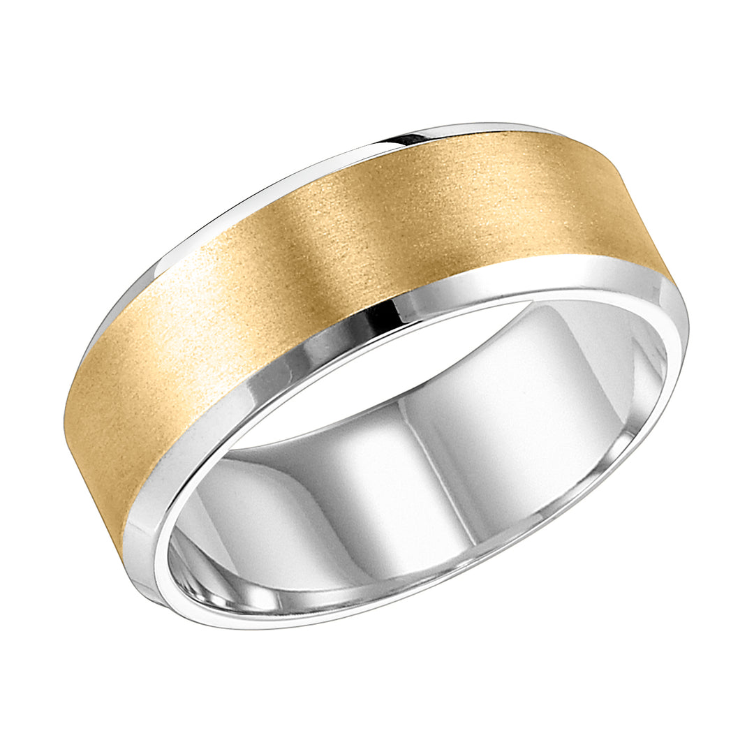 This crisp yet timeless, Comfort Fit wedding features a brushed finish with beveled edge