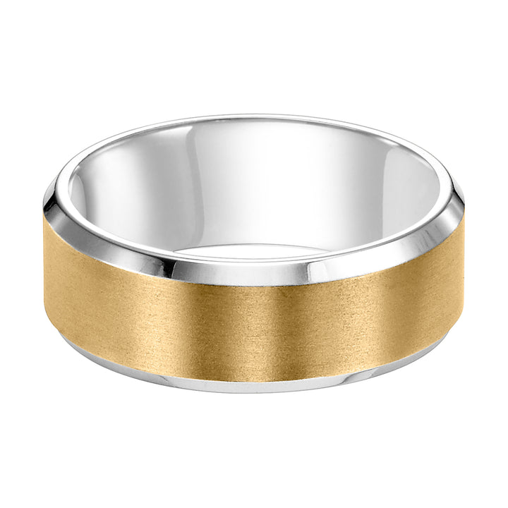 This crisp yet timeless, Comfort Fit wedding features a brushed finish with beveled edge